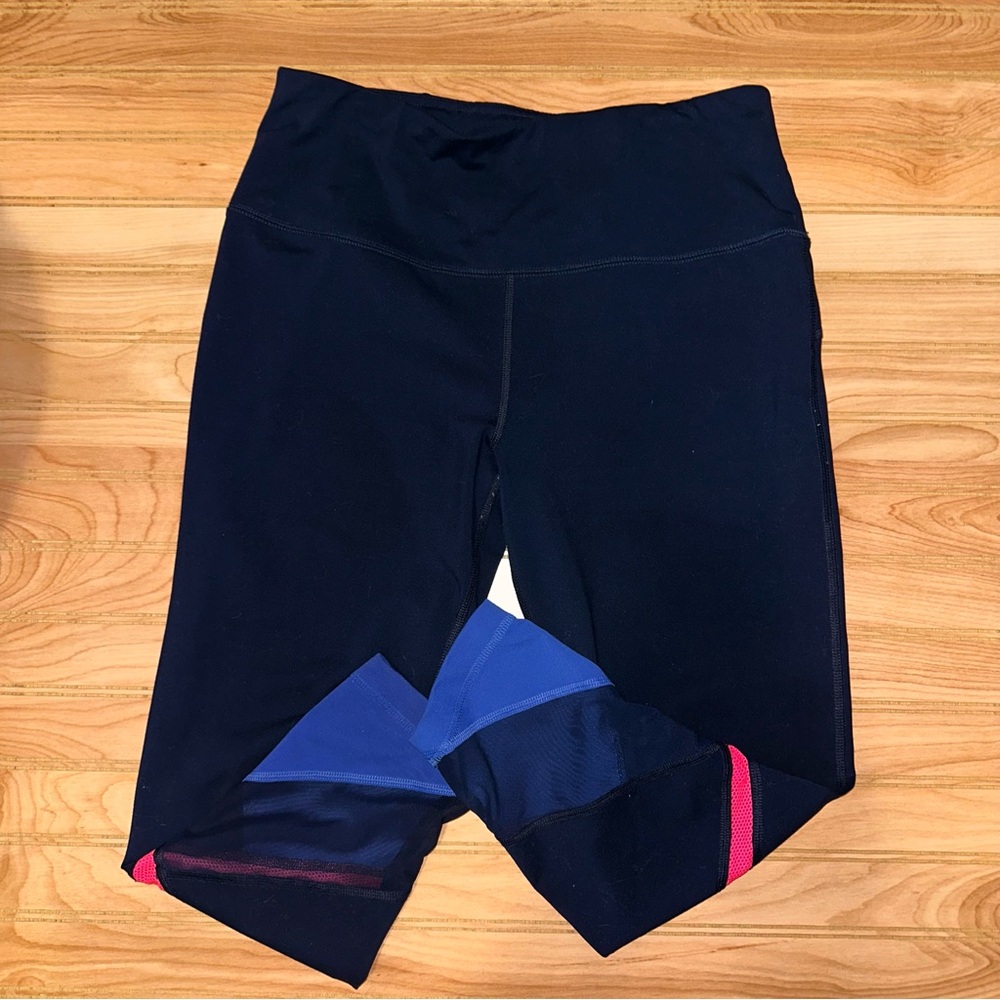 Reebok High-Rise Capri Leggings | Black w/ Pink & Blue Colorblock | Size L - Picture 3 of 8